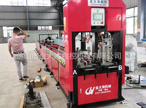  Guangdong climbing frame CNC punching machine equipment